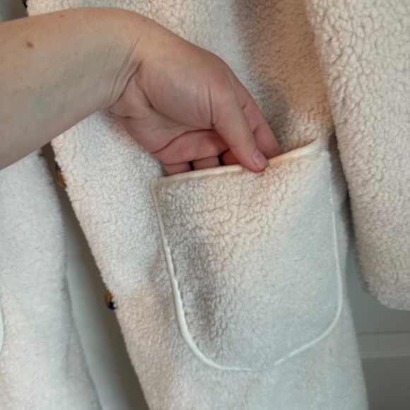 Beige Cream Winter Teddy Faux Shearling Coat Button Down Fuzzy Fleece Medium NWT - Picture 9 of 14